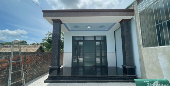 Bán nhà đất mới xây dựng kiên cố,  gần chợ,  trường học,  tiện ích xung quanh đầ