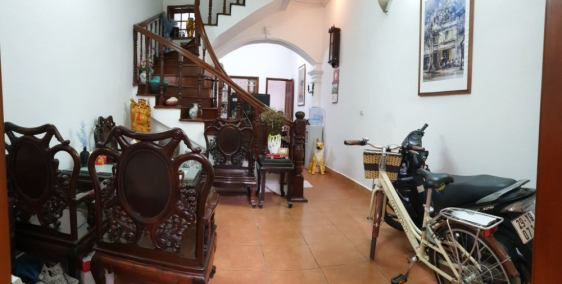 Bán đất tặng nhà, 4 tầng, 3 thoáng, gần phố, Giáp Bát, 90m, 7.35 tỷ.