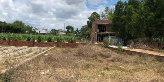 Nền thổ cư 200m2 (8 x 26) giá chỉ 12.5tr /1m2 cách Hùng Vương chỉ 100m