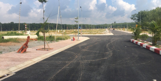 Đất mặt tiền DT741 Phú Giáo cần bán nhanh 690tr