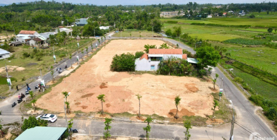 Mặt tiền đường Trần Cao Vân, cách trung tâm thành phố Tam Kỳ chỉ vài phút