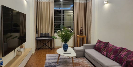 Nhà Hoàng Quốc Việt 53m2, ngõ OTO thông, KINH DOANH, 6.8tỷ