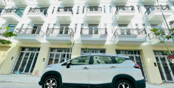 Nhà đẹp 3 lầu chỉ 4.8 tỷ đường 1/ hà huy giáp gần ngã tư ga