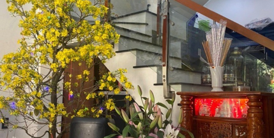 NGAY nút giao Âu Cơ + Lạc Long Quân, 52m2(4x13), 4 TẦNG, sát mặt tiền,