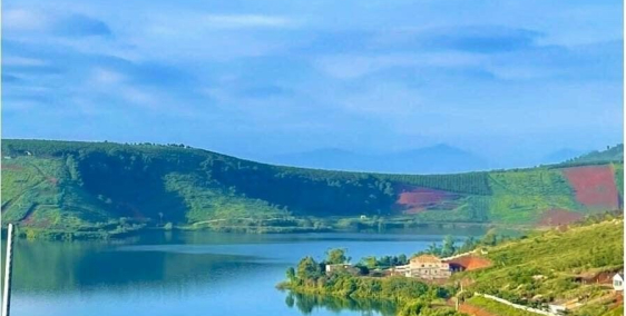 Đất diện tích Siêu Lớn 1000m2 view hồ Bảo Lộc,sổ sẵn kí công chứng ngay,1,5tr/m2