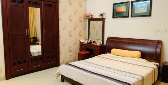 Bán nhà 1 trệt 1 lầu có hồ bơi hẻm Hoàng Hoa Thám gần Quảng trường Cột cờ