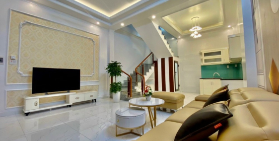 Hết tiền Bán Gấp Nhà Phố Ngọc Lâm, 41m2, ô tô đỗ cổng, Nhỉnh 4 tỷ