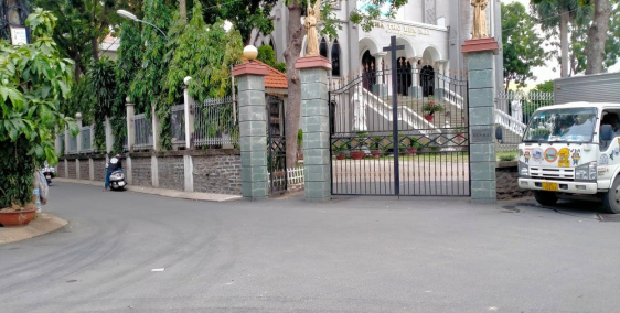 Gần siêu thị Emart, Mặt tiền Dương Quảng Hàm 142m2 16 tỷ, khu Nhà thờ Bến Hải.