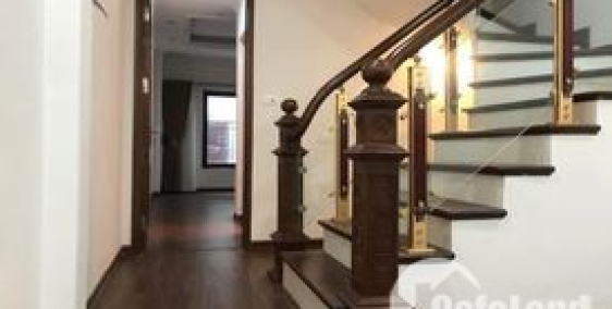 Bán gấp căn nhà phố Trung Kính, Cầu Giấy 50m2 xây 5 tầng chỉ 5,95 tỷ. Ngõ