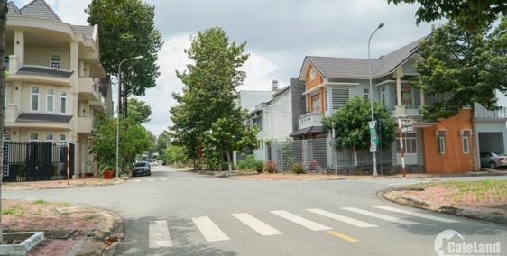 Bán ngay lô đất MT đường Trần Trọng Cung, Q7, DT 88m2,SHR Giá 2tỷ9/lô, Xây tự do