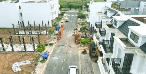 cần bán lô đất tại cổng visip2 phú chánh tân uyên bình dương