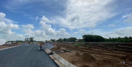 Nền Chợ Huyện Thoại Sơn, Liền Kề Khu Hành