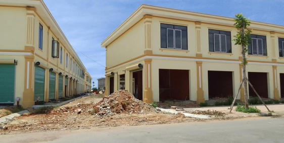 cần bán gấp căn shophouse 2 tầng trung tâm mộ đức