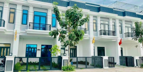 Chính Chủ Kẹt Tiền Cần Chuyển Nhượng Gấp Căn Nhà Phố Ngay Chợ Hưng Long