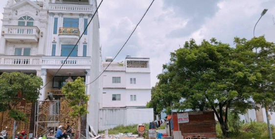 Cần bán lô đất 100m2 đường Huỳnh Tấn Phát, Q. 7, gần trung tâm văn hóa Q. 7 Sổ r