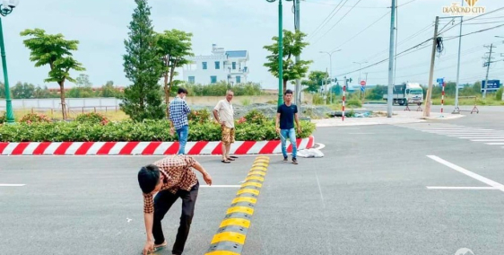 10 nền shophouse đối diện hồ cảnh quan Diamond City giá từ 2.7 tỷ/nền