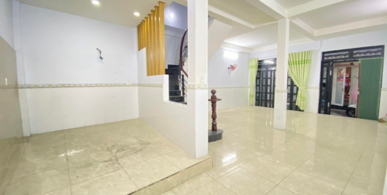 Nhà rộng 2 tầng bề thế. Gần ĐH Công Nghiệp Thực Phẩm. 5,3 tỷ