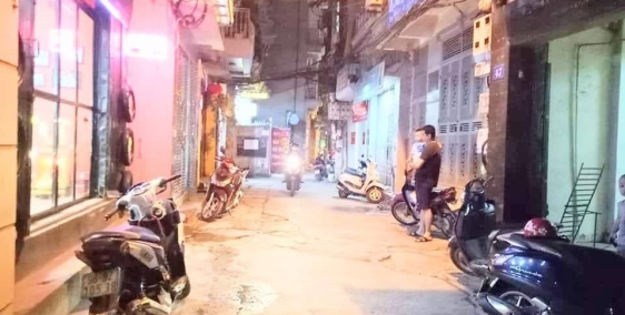 Nhà đẹp 4 tầng cách Ngã Tư Sở 30m – Ô tô kinh doanh chỉ nhỉnh 4 tỷ