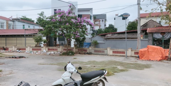 32m thổ cư Thượng Cát sát sân chơi ô tô đậu free ngày đêm 1.36 tỉ