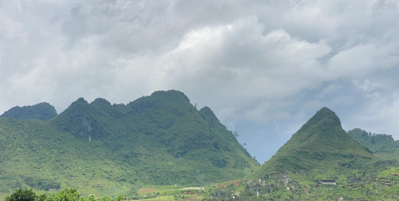 Bán nhanh mảnh đất đầu Cầu Cán Tỷ - Hà Giang , giá đầu tư