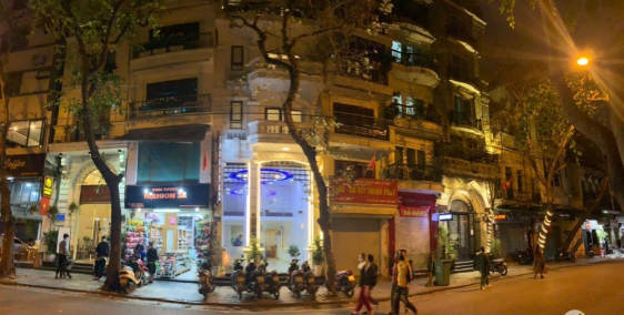 Cho thuê cả nhà mặt phố số 5 Hàng Dầu, DT 72m2 x 7 tầng, thang máy, giá 115tr/th