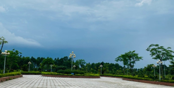 Cần bán ngay căn 120m2 vị trí siêu tiềm năng ngay mặt đường 36m . 0963683655