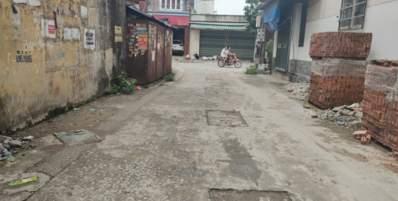 SỐC SỐC SỐC  VỊ TRÍ ĐẮC ĐỊA . GIAO THÔNG THUẬN TIỆN . Ô TÔ ĐÁNH VÕNG