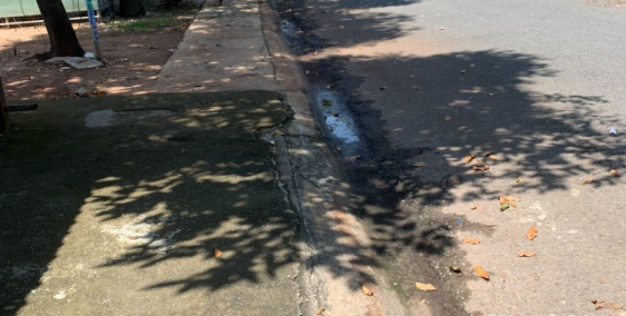 Do không ở nữa nên cần bán lại nhà cấp 4 và 2 lô đất liền kề, giá 1ty280