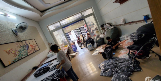 Bán nhà 3 tầng Hòa Bình, quận Tân Phú, hẻm nhựa 6m, 3 phòng ngủ.