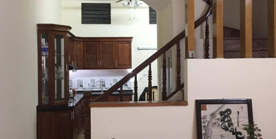 Bán nhà Cẩm Hội,Hai Bà Trưng, 30m ra mặt phố, hai mặt ngõ, ba gác tránh xe máy