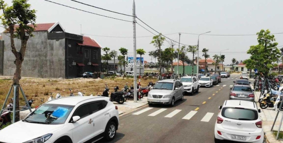 SỤP HẦM! DUY NHẤT TẠI MEGACITY KON TUM - 180m2 CHỈ 450 TRIỆU - LH 0339017374