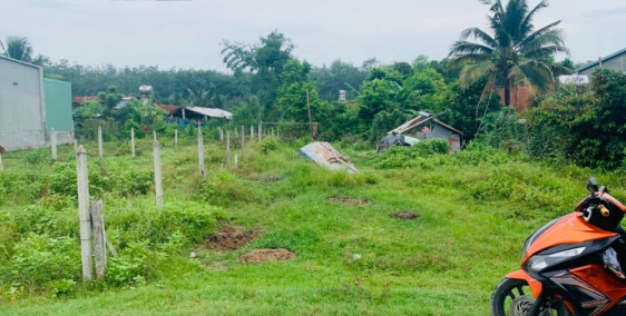 Tôi Chính Chủ Cần Bán Lô Đât Tân Biên Tây Ninh 400tr Sổ Sẵn Công Chứng Ngay.