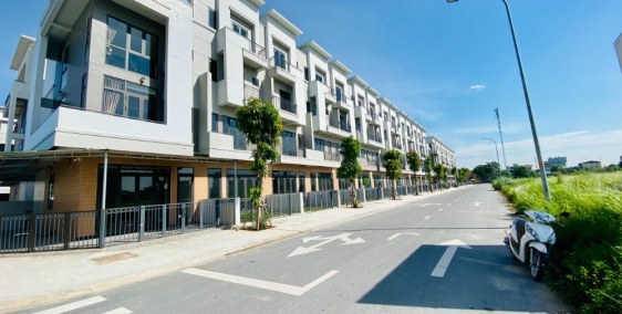 Duy nhất căn nhà phố trực diện chân dế chung cư đẹp nhất bảng hàng. 0586.282.999