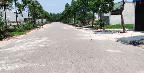 Ngân hàng thanh lí gấp dãy trọ và lô đất 300m2 cách kcn 500m, chợ lớn dân cư đôn
