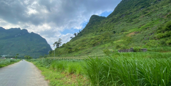 Bán đất Quản Bạ Hà Giang mặt trục chính view đẹp thích hợp đầu tư, khai thác du