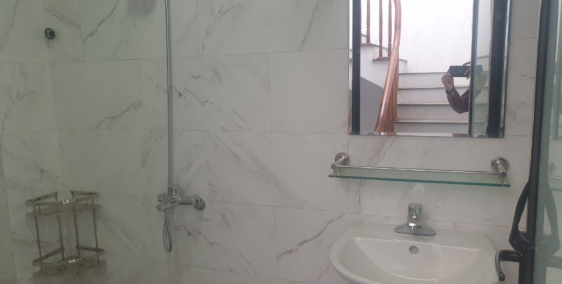 Bán nhà 34m2 * 3 Tầng ô tô qua cổng, trong đê Yên Nghĩa giá 2 tỷ