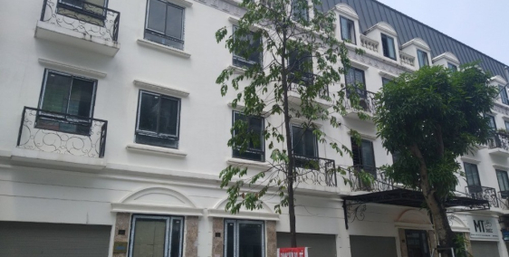 Liền kề mặt đường 15m khu La Casta gần Tháp đồng hồ 76m2x4T chỉ 11.68 tỷ.