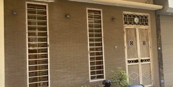 Bán nhà Lô góc phố Văn Cao, Ba Đình. Dt 50m2, 3T, Mt 6,5m Giá 10,5Ty. Ôtô đỗ