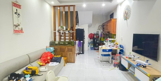 Nhà Xuân Thủy 41m2, LÔ GÓC, ngõ nông thoáng, dân trí cao, 5.8tỷ