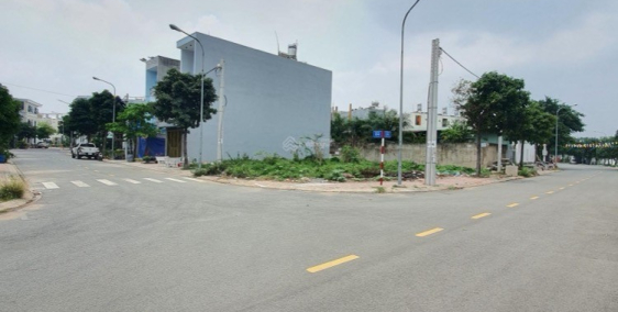 Cần bán gấp lô đất ngay mặt tiền Hoàng Hữu Nam, Q9, DT 90m2/2.2 tỷ SHR, XDTD,