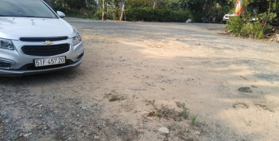 ĐẤT GÓC 2 MẶT TIỀN ĐƯỜNG NHỰA GẦN ỦY BAN LONG HÒA