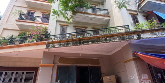 Bán Căn nhà tại ngõ 198 Trần Cung, mặt tiền 5,6m ngõ 2 ô tô tránh nhau