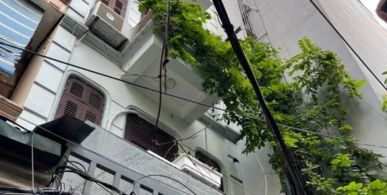 Bán Nhà Cầu Giấy 8 tỉ 5, Ô Tô Đỗ Cửa, Cách Mặt Phố 30m