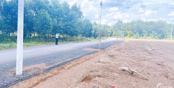 Bán đất cặp sát quốc lộ 14, cách Tp Đồng Xoài 5p đi xe, SHR, thổ cư 100m2