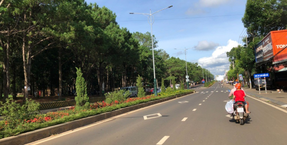 đất thổ cư ngay khu du lịch biển hồ