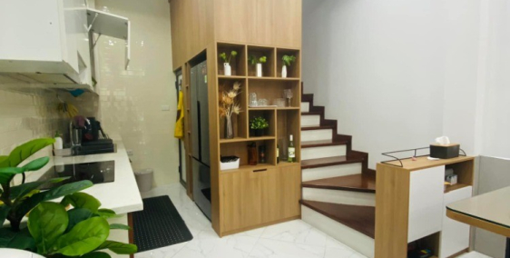 Trung Kính 40m2, nhỉnh 4 tỷ , cách ngõ oto30m . nhà đẹp long lanh