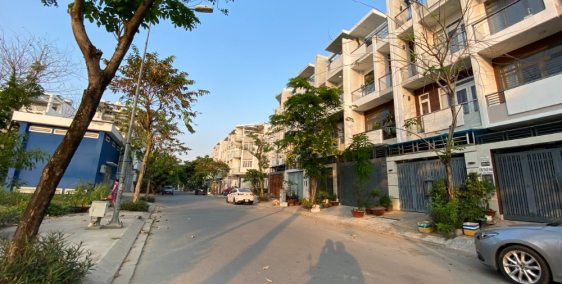 Nhà đẹp 5mx20m, Hầm, Trệt, 2 Lầu, ST, đường 12m Bình Lợi, vị trí đẹp, giá tốt