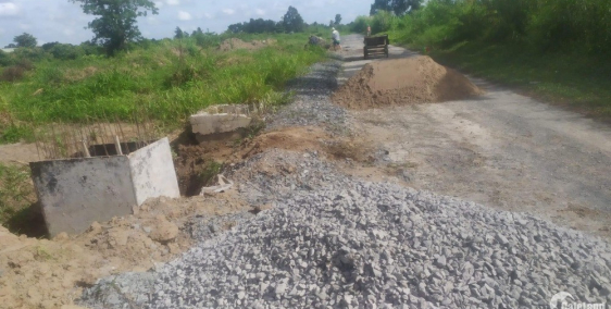 thua bóng đá hôm qua kẹt tiền bán đất trả nợ