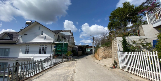 Cần bán gấp lô đất diện tích lớn, view rừng thông Hoàng Hoa Thám, Đà Lạt