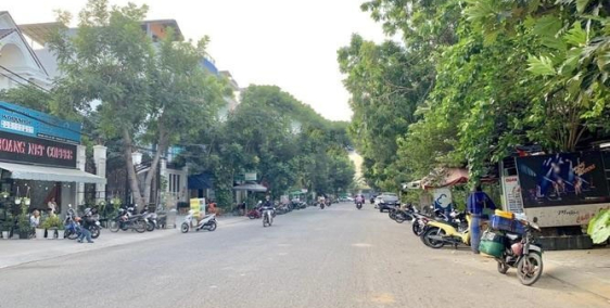 Sanh nhanh lô đất mặt tiền Lê Thị Chợ, P. Phú Thuận, Quận 7 - Gía 2.2 tỷ